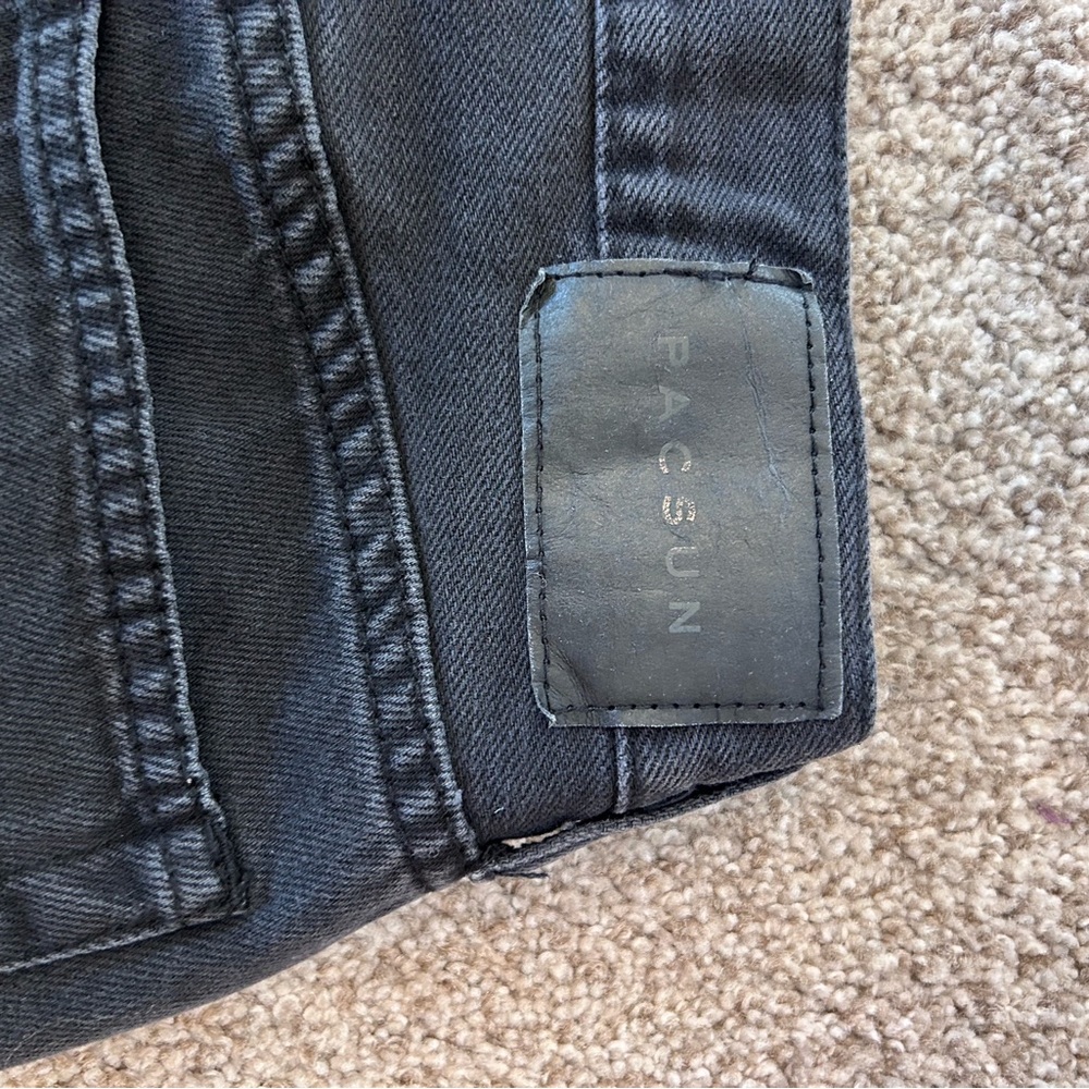 PacSun Men’s Roses Floral Distressed Black denim Shorts. Grunge. Streetwear. 31 - Picture 8 of 14